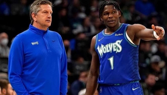 我们期待两 我们期待两